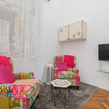 Mediteran Old Town Guest house 3*